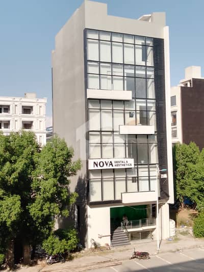 Premium Corporate Office Floor Available for Rent
