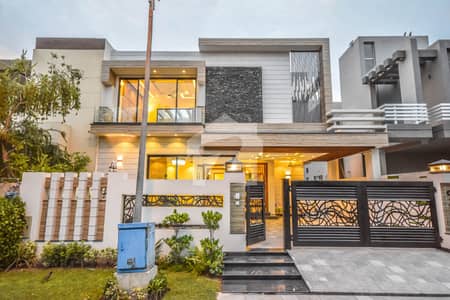 8 MARLA MODERN DESIGNER HOUSE FOR SALE NEAR TO PARK