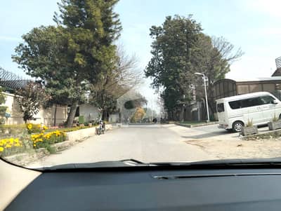 Investor Alert F7/3 Margalla Face 1244 Syd House 4bedroom drawing and dining TV Lounge with sqtr Margalla Facing CDA Transfer Top Location in F7 Near to Margalla Road and 7th avenue