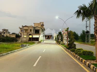 پارک روڈ اسلام آباد میں 16 مرلہ رہائشی پلاٹ 2.2 کروڑ میں برائے فروخت۔