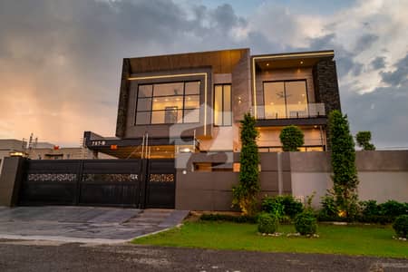 1-KANAL ELEGANT AND FULLY MAINTAINED SUPER HOT LOCATED BUNGALOW IS AVAILABLE IN THE BEST BLOCK OF DHA LAHORE.