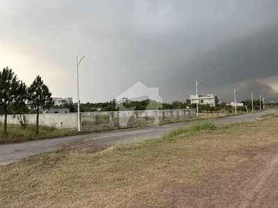 Gulberg Green LakeFace 220series Developed Possession 2sided Open Available For Sale