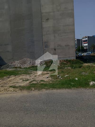 Unique Location Reasonable Price 8M Commercial Plot Available for Sale B Block