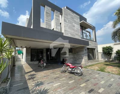 01 Kanal Luxury Modern Design House For Rent In DHA Phase 5 Lahore.