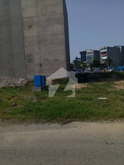 Unique Location Reasonable Price near to Business hub Dha Ph 8 Broadway D block