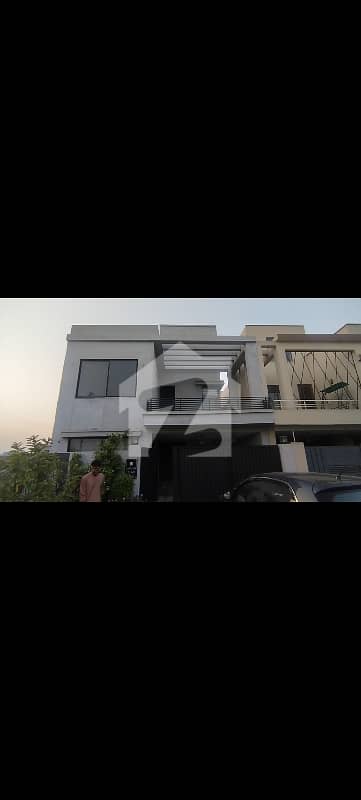 8 Marla Used House For Sale In D Block