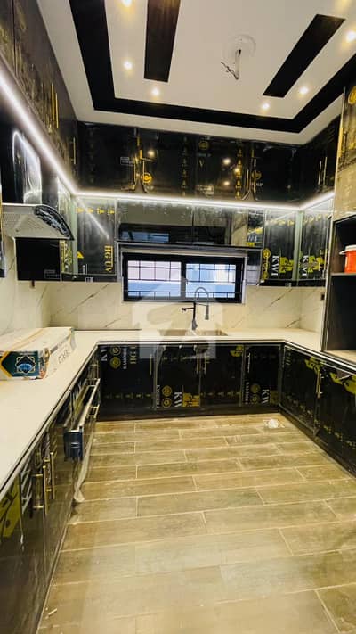 10 Marla Double Unit House On Ideal Location In Lda Evenue 1