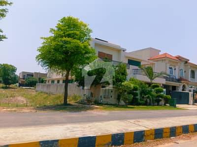 ڈی ایچ اے فیز 7 - بلاک ٹی فیز 7,ڈیفنس (ڈی ایچ اے),لاہور میں 2 کنال رہائشی پلاٹ 3.85 کروڑ میں برائے فروخت۔ ڈی ایچ اے فیز 7 - بلاک ٹی فیز 7,ڈیفنس (ڈی ایچ اے),لاہور میں 2 کنال رہائشی پلاٹ 3.85 کروڑ میں برائے فروخت۔