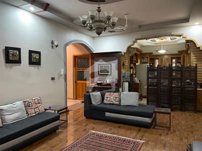 Very Well Maintained 400 Sq Yards Bungalow For Sale Very Well Maintained 400 Sq Yards Bungalow For Sale