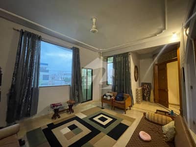 Very Well Maintained 400 Sq Yards Bungalow For Sale Very Well Maintained 400 Sq Yards Bungalow For Sale