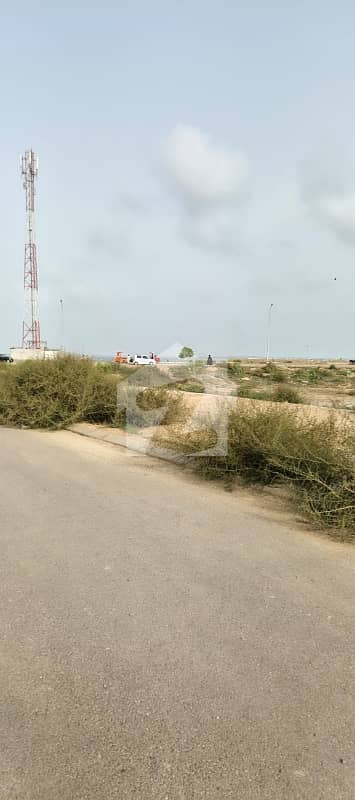 plot for sale  DHA phase 8 500 square yards costal street 1 prime location