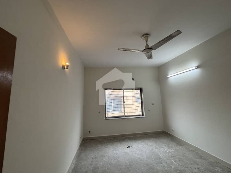 Upper portion 3 beds Upper portion 3 beds
