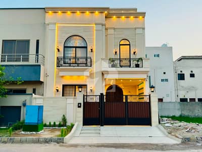 سٹی ہاؤسنگ سوسائٹی گوجرانوالہ میں 4 کمروں کا 5 مرلہ مکان 2.55 کروڑ میں برائے فروخت۔