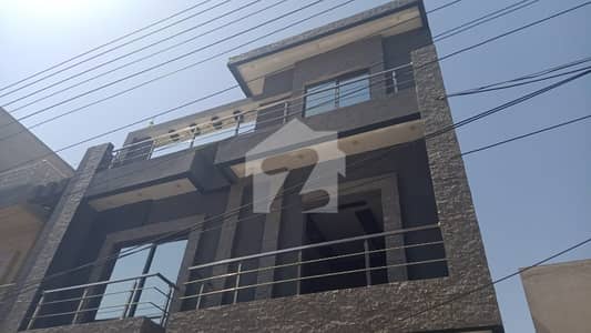 جوبلی ٹاؤن ۔ بلاک ایف جوبلی ٹاؤن,لاہور میں 7 کمروں کا 5 مرلہ مکان 2.5 کروڑ میں برائے فروخت۔