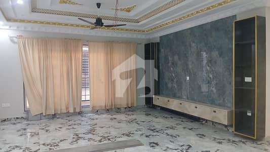 10 Marla Full House Modern Tile Floor For Rent in UET Housing Society
