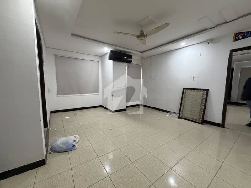 سیٹیلائیٹ ٹاؤن راولپنڈی میں 5 مرلہ Studio عمارت 1.0 لاکھ میں کرایہ پر دستیاب ہے۔ سیٹیلائیٹ ٹاؤن راولپنڈی میں 5 مرلہ Studio عمارت 1.0 لاکھ میں کرایہ پر دستیاب ہے۔