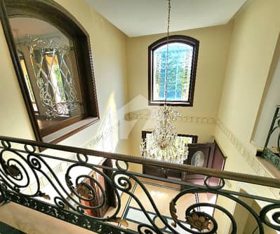 Beautiful Luxurious 7 Bedroom Triple Story House
