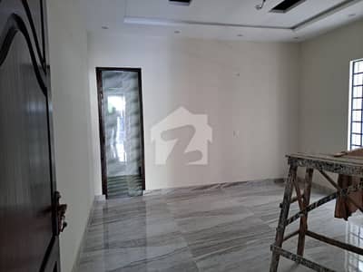 ویلینشیاء ہاؤسنگ سوسائٹی لاہور میں 3 کمروں کا 1 کنال بالائی پورشن 1.25 لاکھ میں کرایہ پر دستیاب ہے۔ ویلینشیاء ہاؤسنگ سوسائٹی لاہور میں 3 کمروں کا 1 کنال بالائی پورشن 1.25 لاکھ میں کرایہ پر دستیاب ہے۔