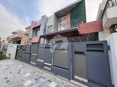 5 Bedroom Double Unit House For Sale In DHA 1 Sec D