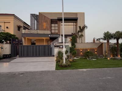 5 bedroom Double Unit house For Sale