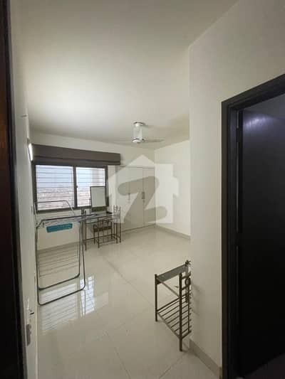 1850 Square Feet Flat In Clifton - Block 8 For Sale At Good Location