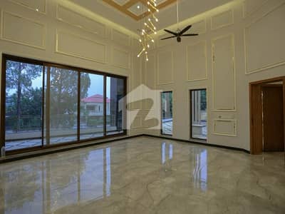 FOR RENT Designer House 9-Bedrooms Triple Storey House In F_7/1