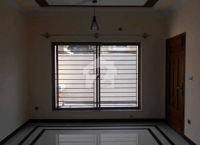 933 Square Yards House For sale In Beautiful F-8/3 933 Square Yards House For sale In Beautiful F-8/3