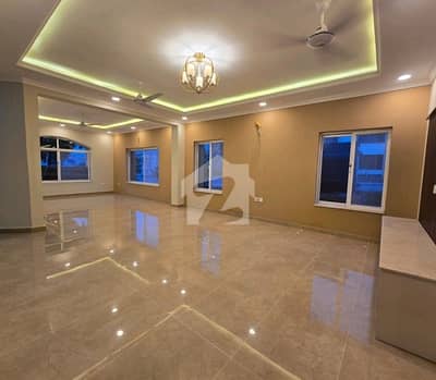 In Bahria Enclave Of Islamabad, A 10 Marla House Is Available