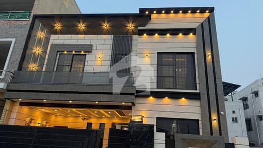 Brand New 10 Marla Luxury House For Sale In LDA Avenue 1 Block J 7 Bedrooms