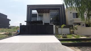 MODERN DESIGNER SOLAR POWER HOUSE IN MULTI GARDENS B-17, ISLAMABAD FOR SALE