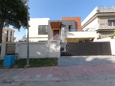 Corner & Solid 1 Kanal House Available In DHA Phase 2 - Sector G For Sale