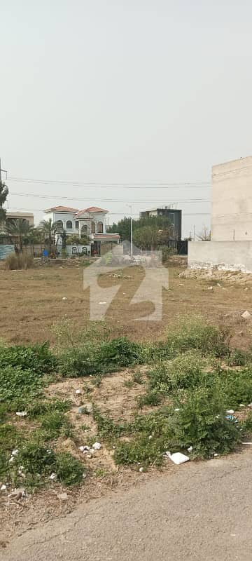 بینکرس ایوینیو کوآپریٹو ہاؤسنگ سوسائٹی لاہور میں 1 کنال رہائشی پلاٹ 1.7 کروڑ میں برائے فروخت۔ بینکرس ایوینیو کوآپریٹو ہاؤسنگ سوسائٹی لاہور میں 1 کنال رہائشی پلاٹ 1.7 کروڑ میں برائے فروخت۔