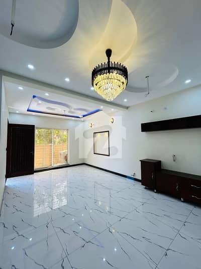 On Excellent Location House For sale Situated In Khayaban-e-Amin - Block L