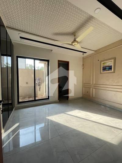 On Excellent Location House Of 5 Marla Is Available For sale In Khayaban-e-Amin - Block L, Lahore