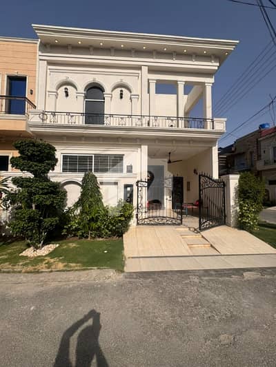 5 Marla Corner Slightly Used Modern Design House For Sale 5 Marla Corner Slightly Used Modern Design House For Sale