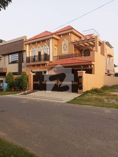Beautiful Well Maintained 5 Bed 12 Marla House for Urgent Sale in Paragon City Groove Block!