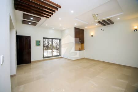 MIAN BROTHERS OFFER DEFENCE PHASE 5 SLIGHTLY USED 4 MAINTAINED 4 BEDROOMS LUXURY 10 MARLA HOUSE FOR SALE AT TOP LOCATION ALMOST FINAL 5,85,00,000
