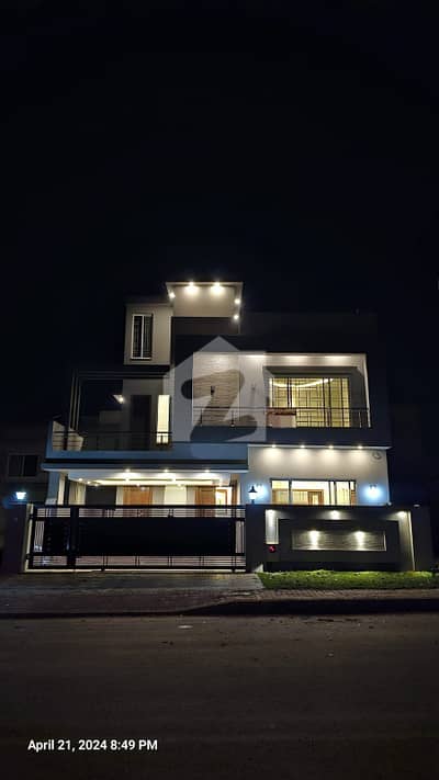 10 MARLA BRAND NEW HOUSE ON PRIME LOCATION IN BLOCK E