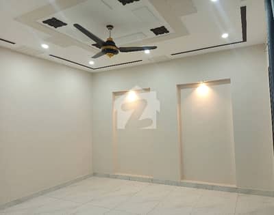A Palatial Residence For Prime Location sale In Royal Palm City - Block H Gujranwala