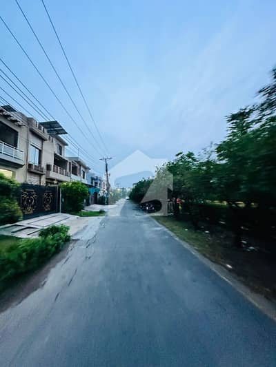 5 MARLA HOT LOCATION PLOT IN TOPAZ EXT