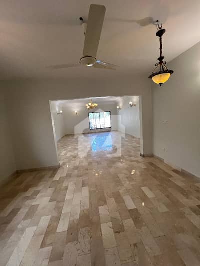 PREMIUM RESIDENTIAL URBAN LIVING: FULLY NEWLY RENOVATED 4-BEDROOM SIGNATURE BUNGALOW FOR RENT IN DHA PHASE 5, KARACHI