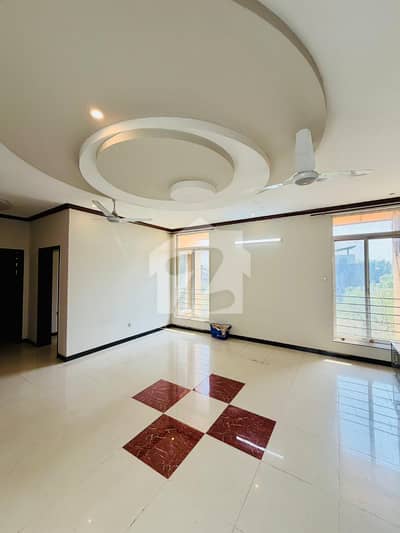 14 Marla Luxury Upper Portion for Rent Modern 3 Bed Residence | Prime Location