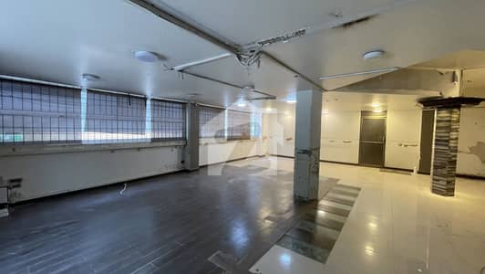 زم زمہ کمرشل ایریا ڈی ایچ اے فیز 5,ڈی ایچ اے ڈیفینس,کراچی میں 5 مرلہ Studio دفتر 1.35 لاکھ میں کرایہ پر دستیاب ہے۔