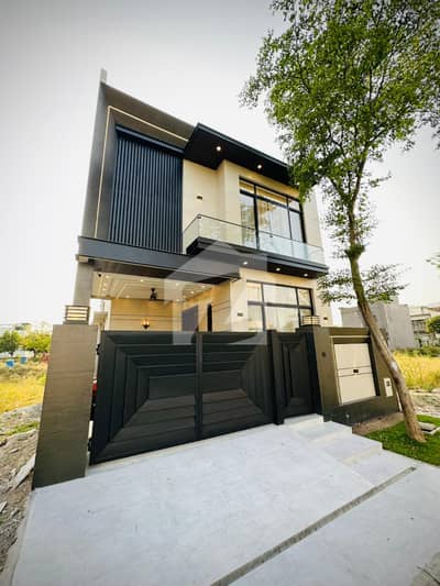 5 MARLA BRAND NEW HOUSE AVALIBLE FOR SALE DHA LAHORE PHASE 9 TOWN