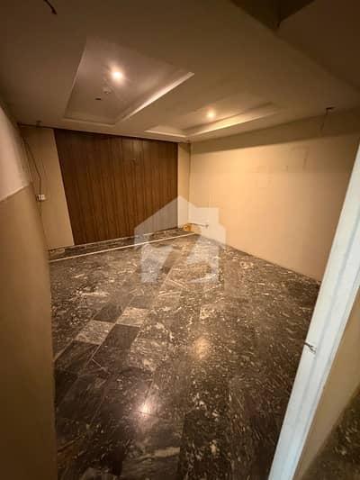 7/MARLA 1ST FLOOR AVAILABLE FOR RANT GOOD LOCATION MAIN KE BACK 100% ORIGINAL PICTURESS