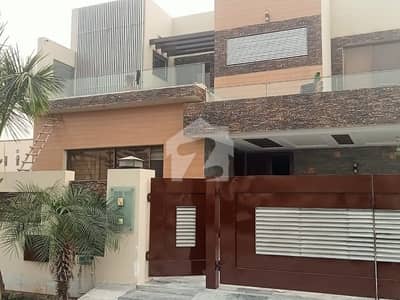 1 Kanal - 169 N Phase 6 - Solar And Green Meter Installed - Owner Built 7 BD 8 WR - Full Basement - 8000 Square Feet Covered Area Houses for Rent