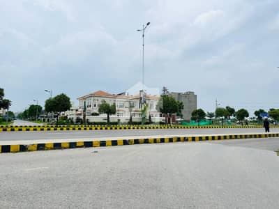 ڈی ایچ اے فیز 5 - بلاک ایم ڈی ایچ اے فیز 5,ڈیفنس (ڈی ایچ اے),لاہور میں 2 کنال رہائشی پلاٹ 6.5 کروڑ میں برائے فروخت۔ ڈی ایچ اے فیز 5 - بلاک ایم ڈی ایچ اے فیز 5,ڈیفنس (ڈی ایچ اے),لاہور میں 2 کنال رہائشی پلاٹ 6.5 کروڑ میں برائے فروخت۔