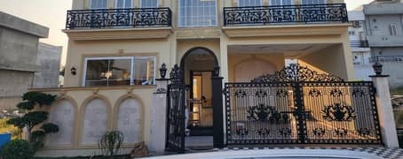 10 Marla House In Top City 1 Is Available For Sale