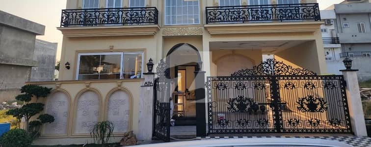 ٹاپ سٹی 1 اسلام آباد میں 5 کمروں کا 10 مرلہ مکان 6.1 کروڑ میں برائے فروخت۔