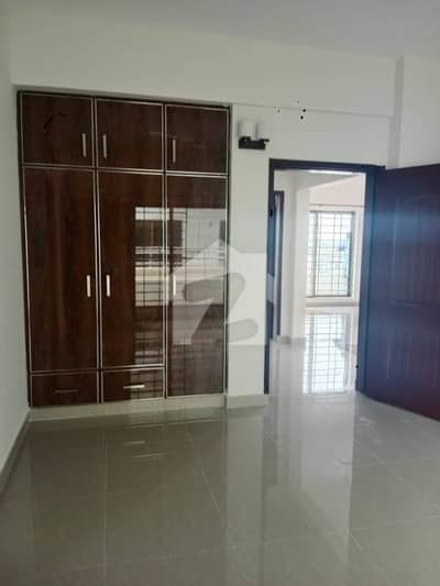 10 MARLA Brand New 3 BED FLAT AVAILABLE FOR RENT IN ASKARI 11